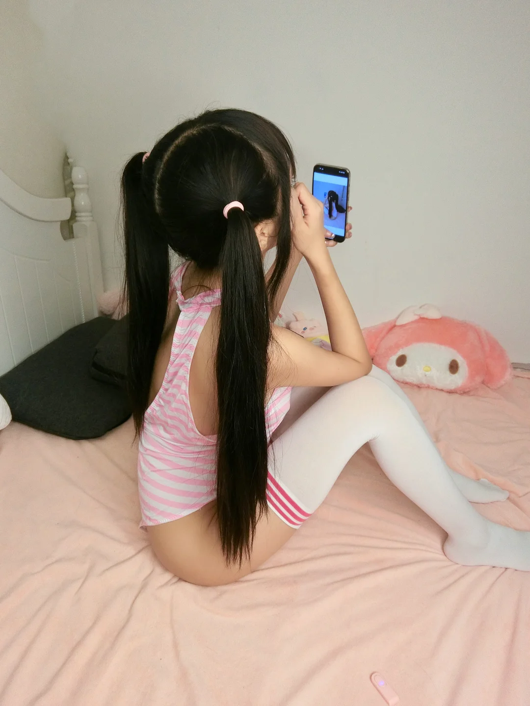 软妹摇摇乐摇摇乐yoyo_友達と一緒です140P_271MB tg@simisebaisi 【丝足阁】051.webp